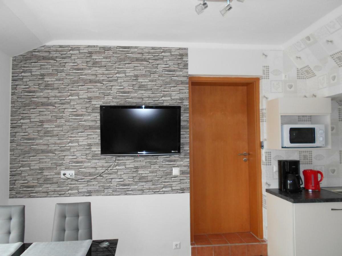 Ferienapartment-Monteurwohnung-Muldestausee Pouch Buitenkant foto